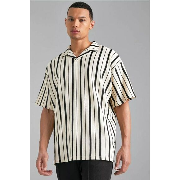 Boohoo Other - Boohoo Man Black White Striped Loose Fit Strip Crinkle Shirt Size‎ L